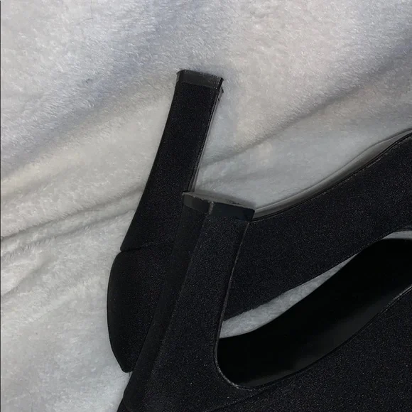 Stuart Weitzman Black Satin Heels w/Beadwork- NICE - Picture 11 of 12